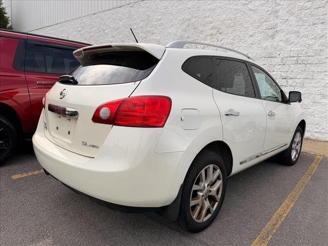 Used 2013 Pearl White Nissan SL image 10