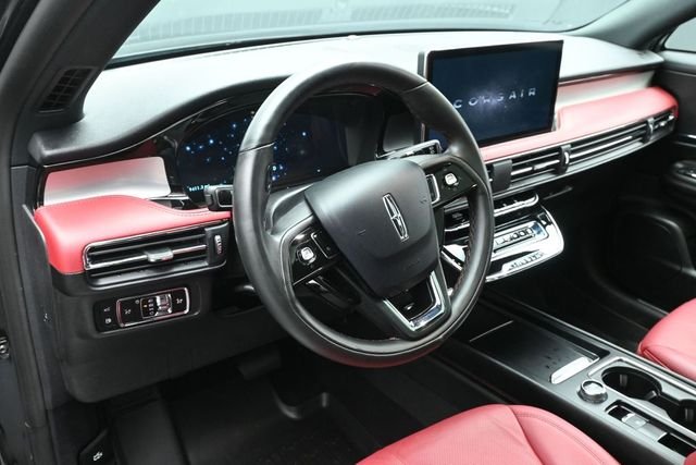 Used 2025 Black Lincoln Grand Touring image 9