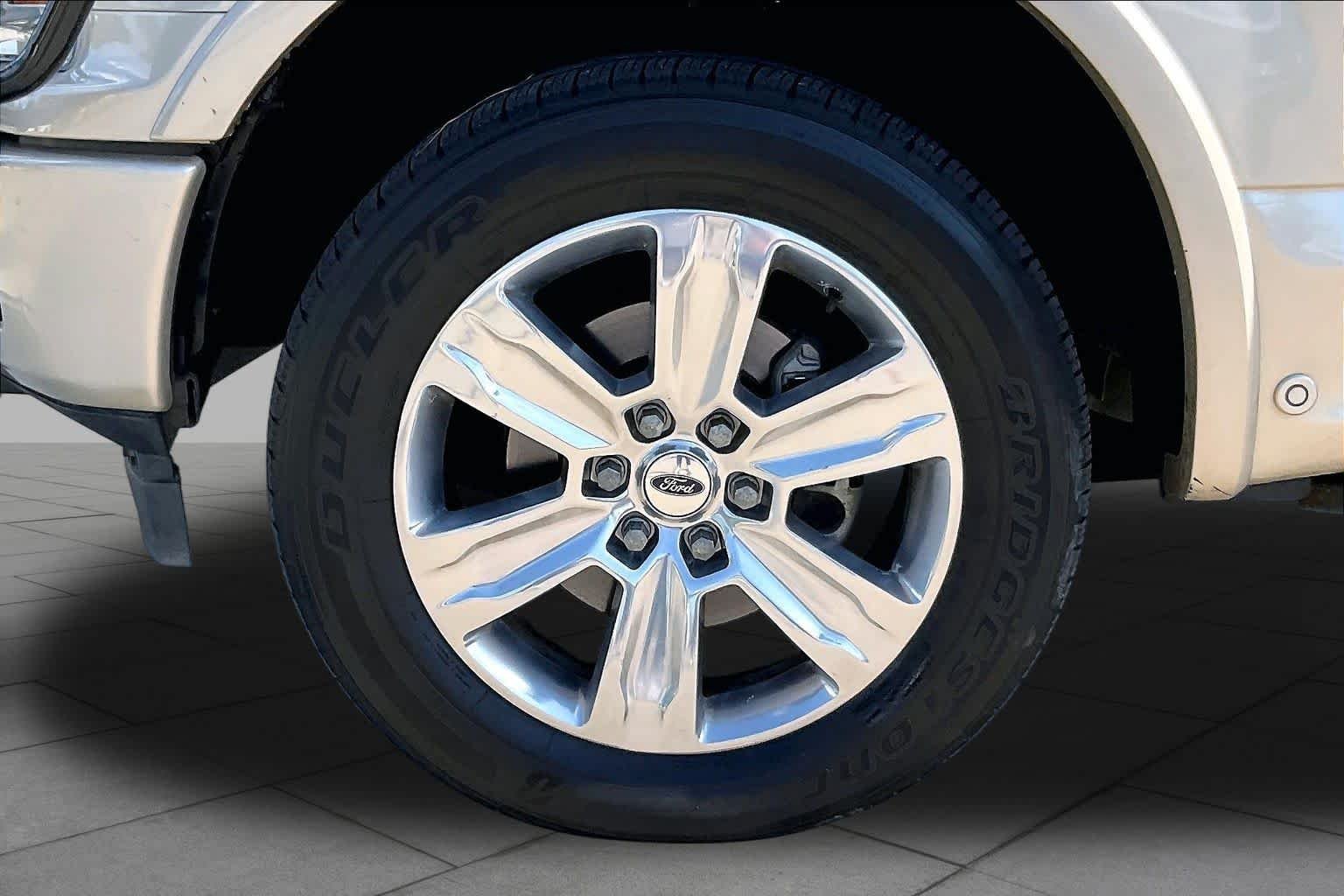 Used 2018 White Gold Ford Platinum image 11