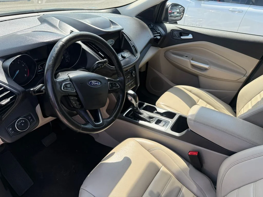 Used 2019 Gray Ford SEL image 19