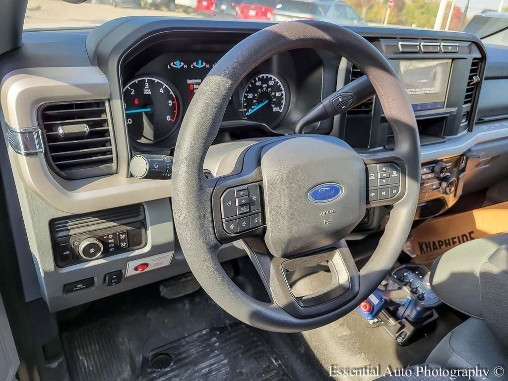 New 2023 White Ford XLT image 13