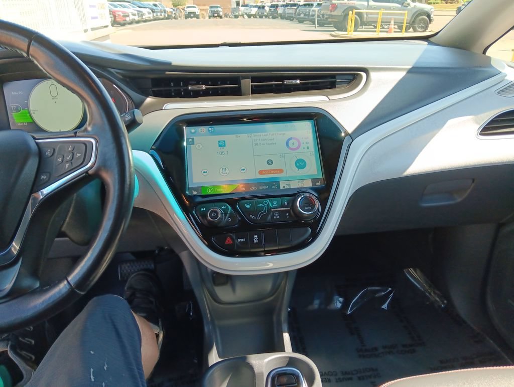 Used 2019 Includes (TUS) Black grille.) Chevrolet Premier image 17