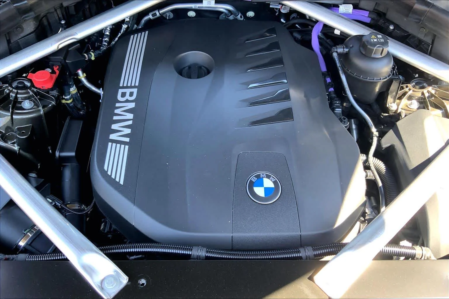 New 2026 Manhattan Green Metallic BMW xDrive40i image 17