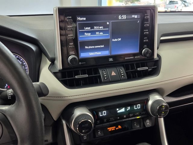 Used 2021 Silver Toyota XLE Premium image 20