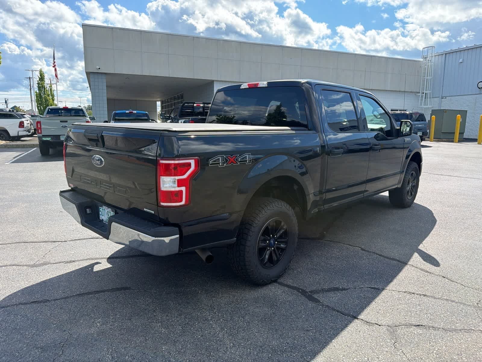 Used 2020 Agate Black Metallic Ford XLT image 4