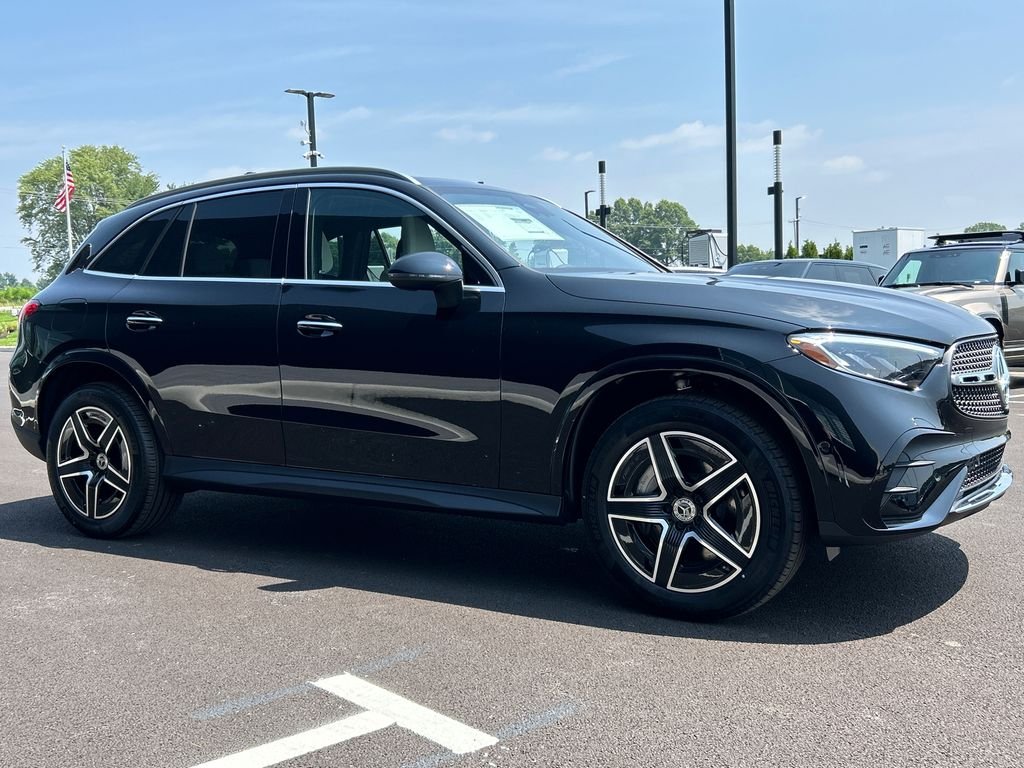 New 2026 Black Mercedes-Benz GLC 300 image 2