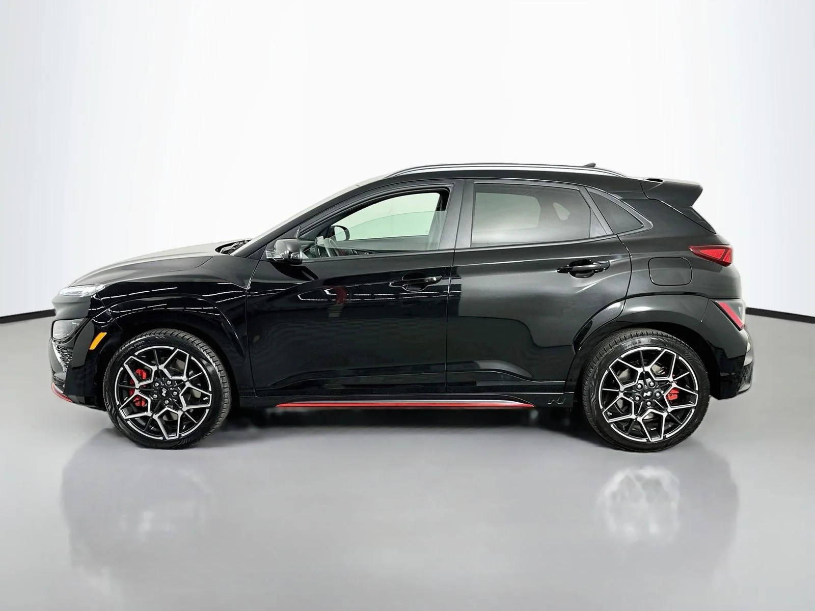 Used 2023 Ultra Black Hyundai Base image 4