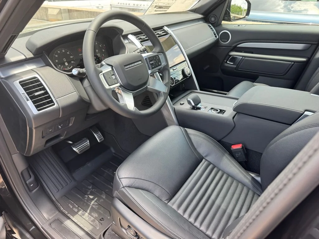 New 2026 Santorini Black Land Rover Gemini Edition image 9