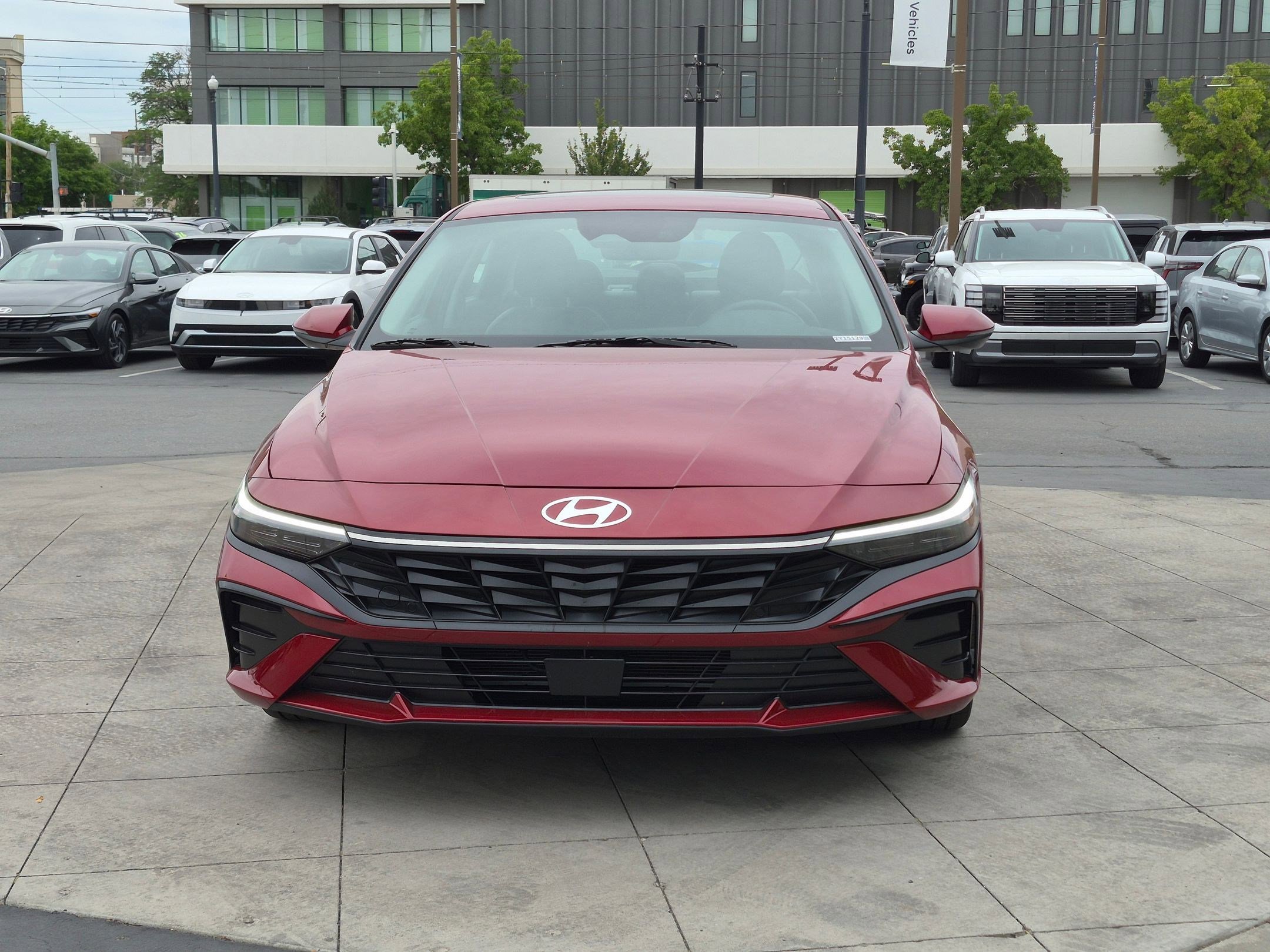 2025 Hyundai Elantra Limited - Photo 10
