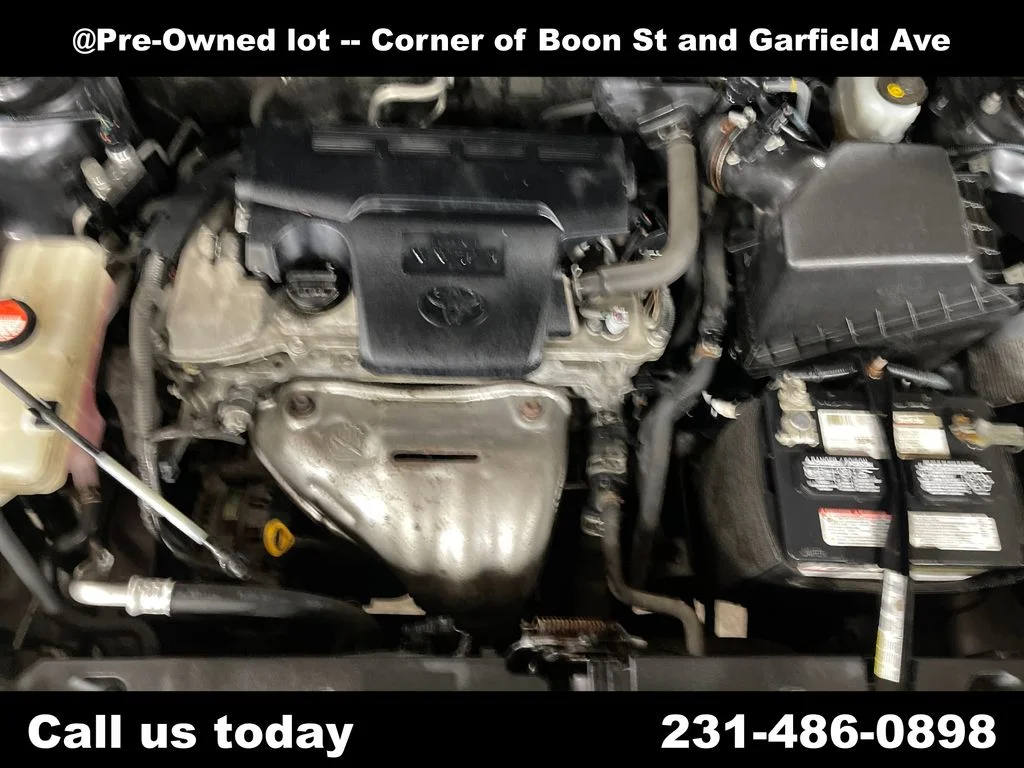 Used 2014 Gray Toyota XLE image 10