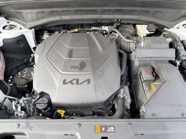 Used 2022 White Kia EX image 20