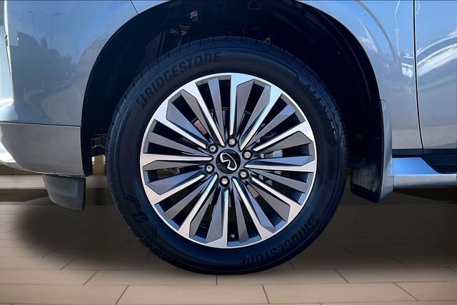 Used 2026 Silver INFINITI LUXE image 8