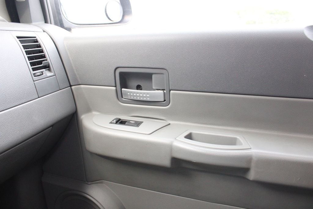 Used 2004 Blue Dodge SLT image 19