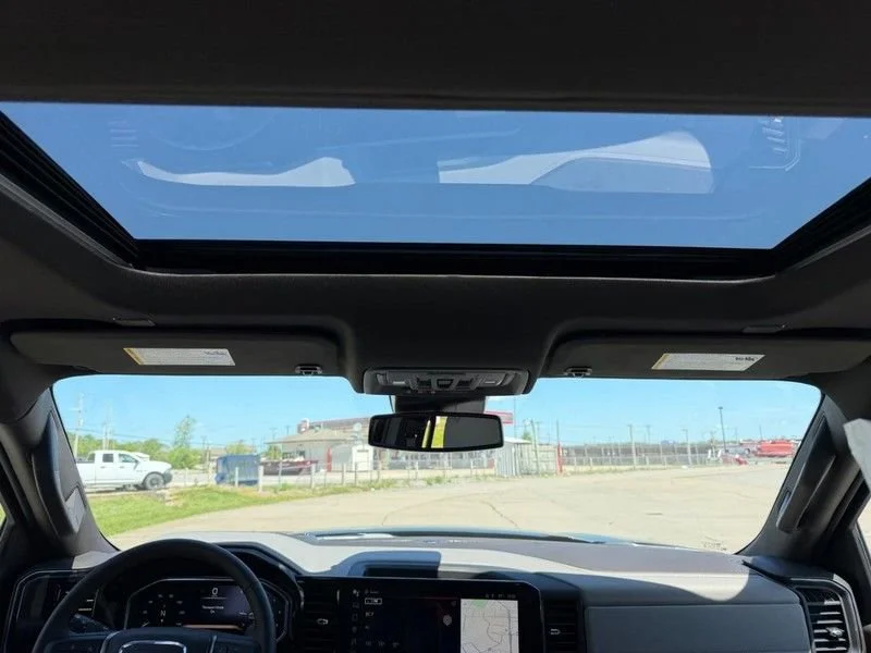 2026 GMC Sierra 1500 SLT - Photo 8