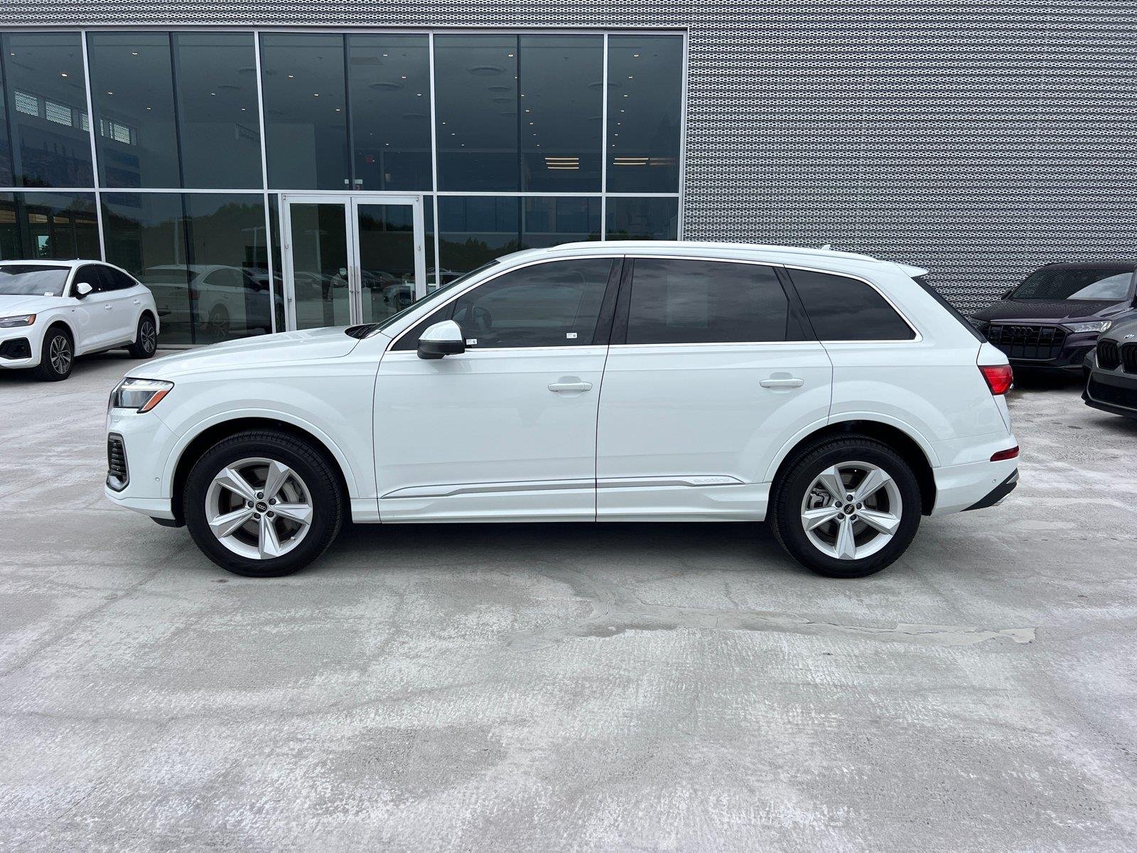 Used 2025 Carrara White Audi Premium image 8
