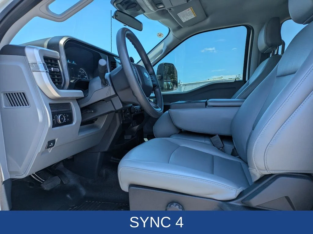 Certified Used 2025 Oxford White Ford XL image 14