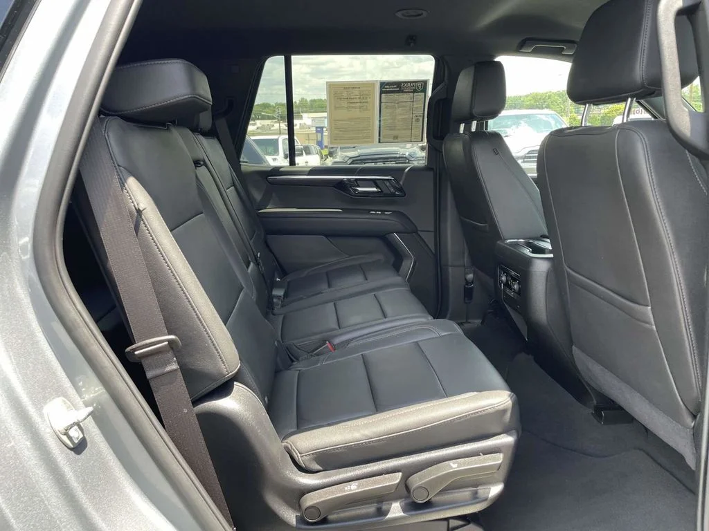 Used 2025 Gray Chevrolet Z71 image 17