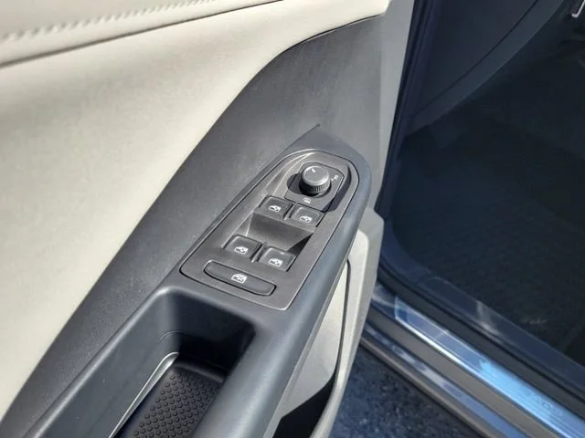 2025 Volkswagen Taos SE - Photo 25
