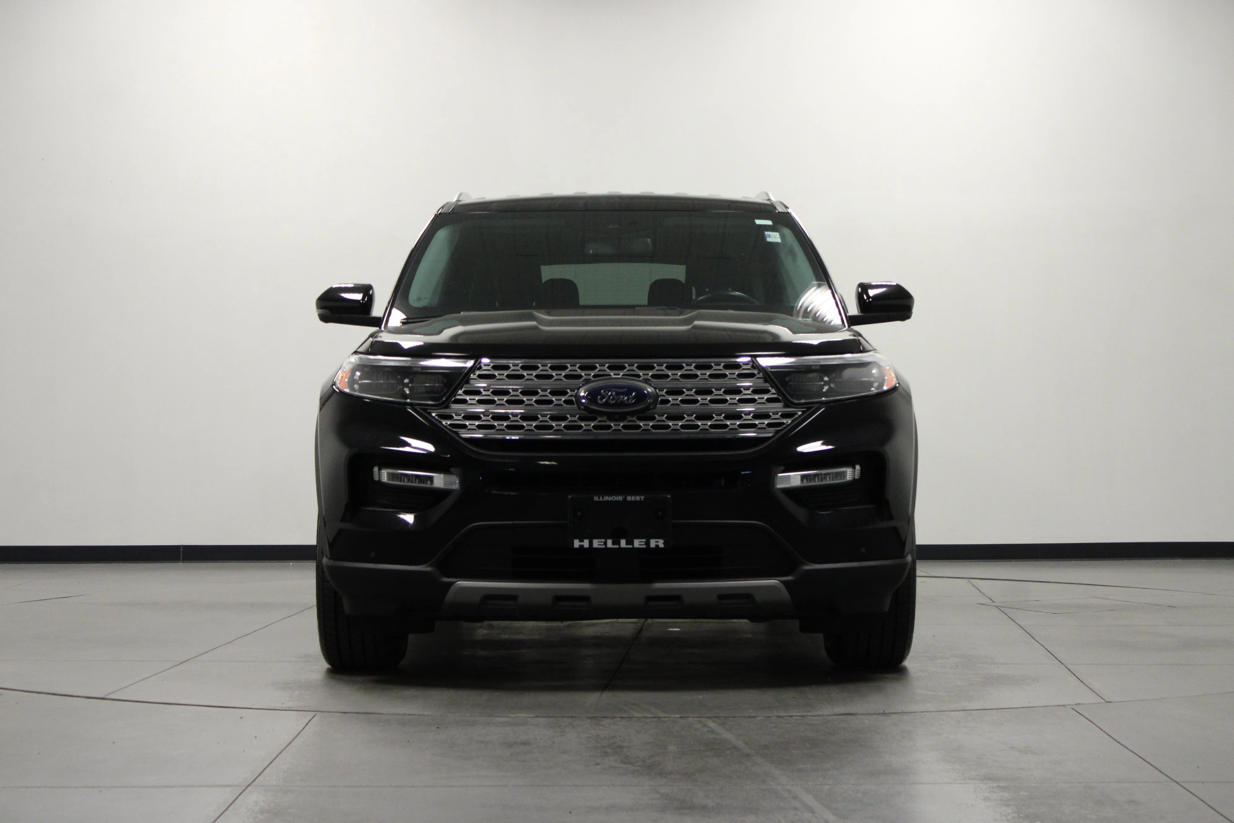Used 2022 Black Metallic Ford Limited image 9
