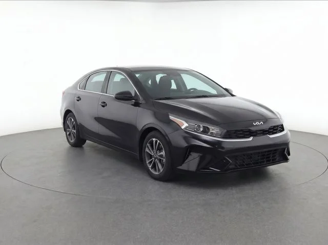 Used 2023 Black Kia LXS image 8