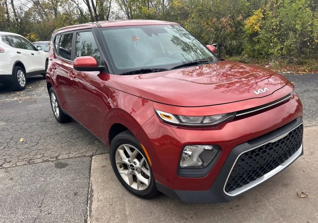 Used 2022 Orange Kia LX image 3