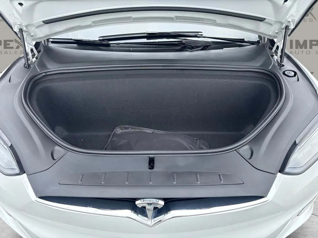 Used 2019  Tesla 100D image 32