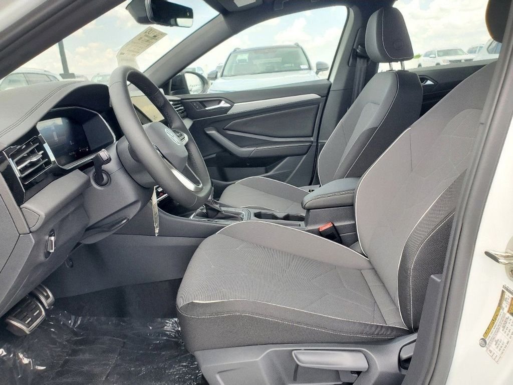 New 2026 White Volkswagen 1.5T Sport image 9