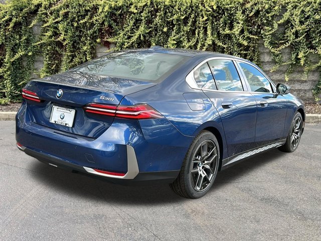 New 2026 Phytonic Blue Metallic BMW 530i xDrive image 4