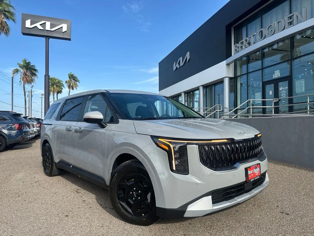 New 2027 White Kia LXS image 1
