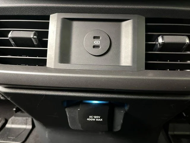 Used 2025 Silver Ford LARIAT image 14