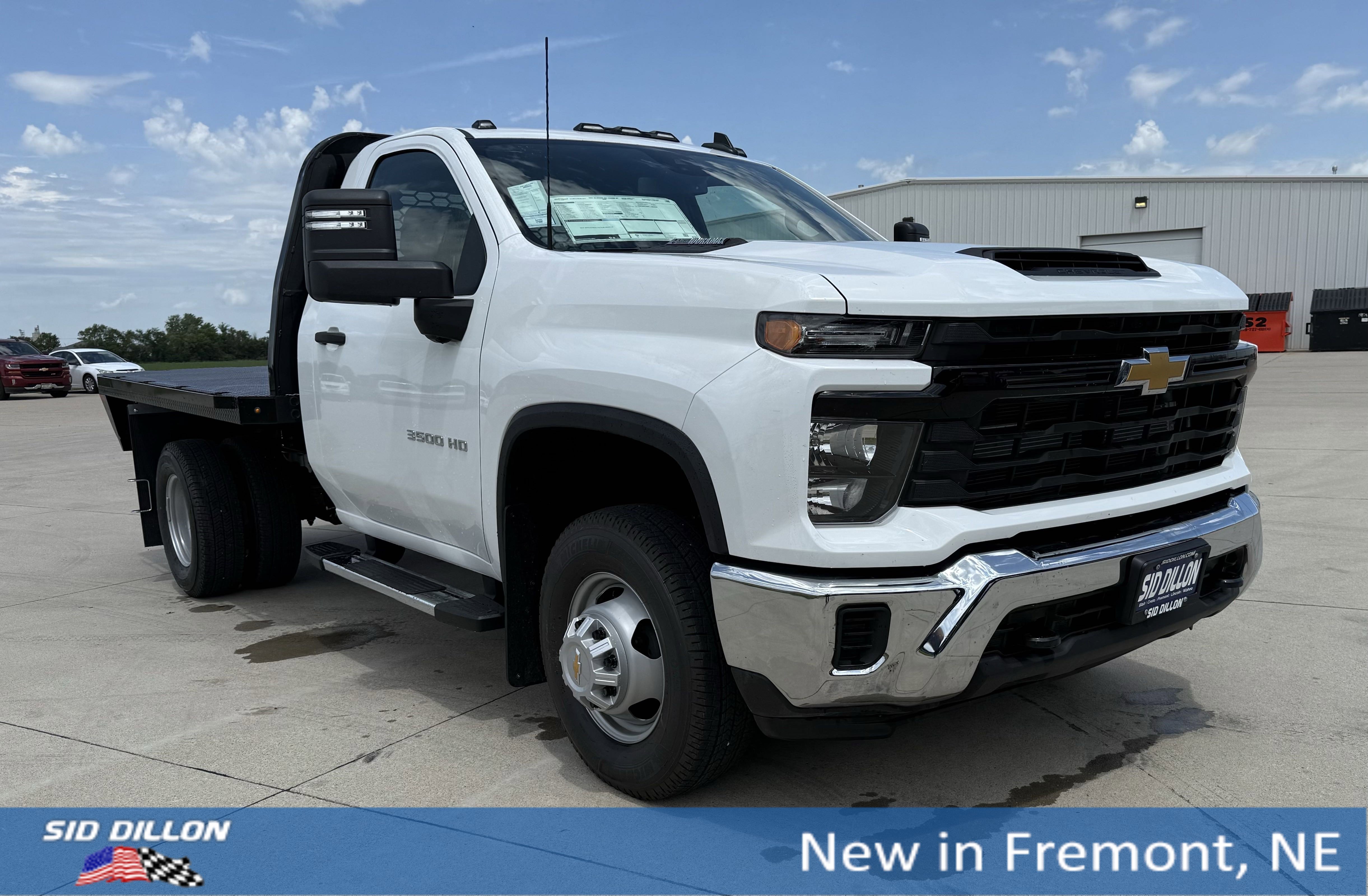 2025 Chevrolet Silverado 3500 HD Work Truck - Photo 9