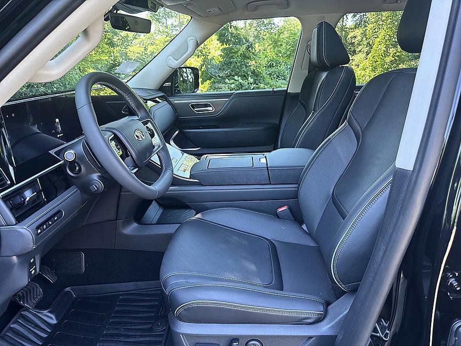 New 2026 Black Obsidian INFINITI LUXE image 11