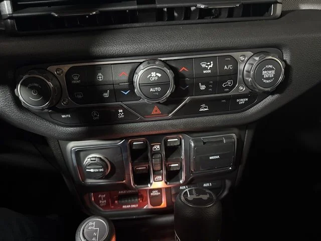 2026 Jeep Wrangler 4-Door Willys - Photo 19