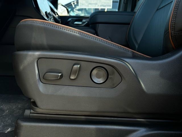 2025 GMC Yukon XL AT4 - Photo 18