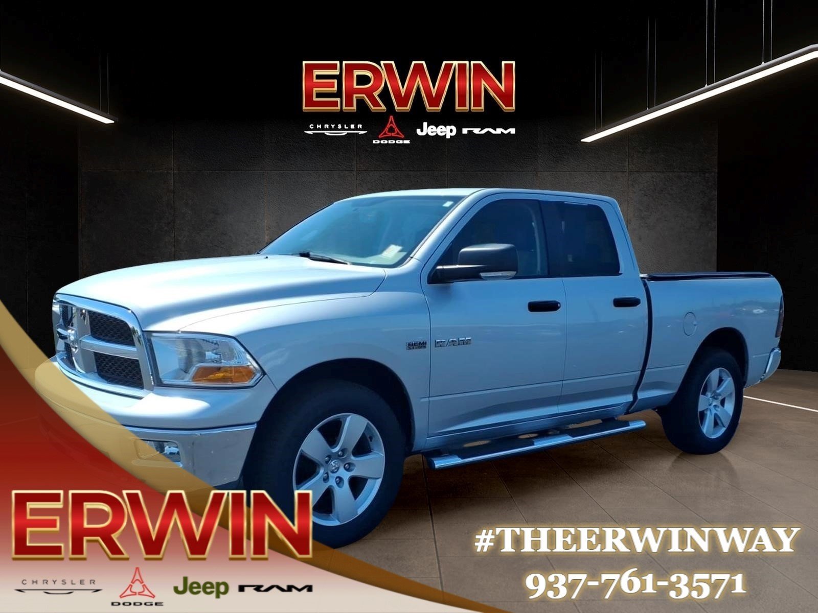 Used 2009 Bright Silver Metallic Clear Coat Dodge SLT image 3