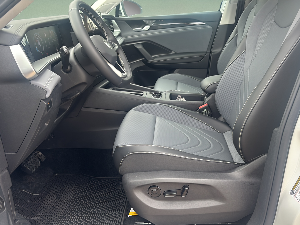 New 2026 White/off-white Volkswagen 2.0T SE image 21