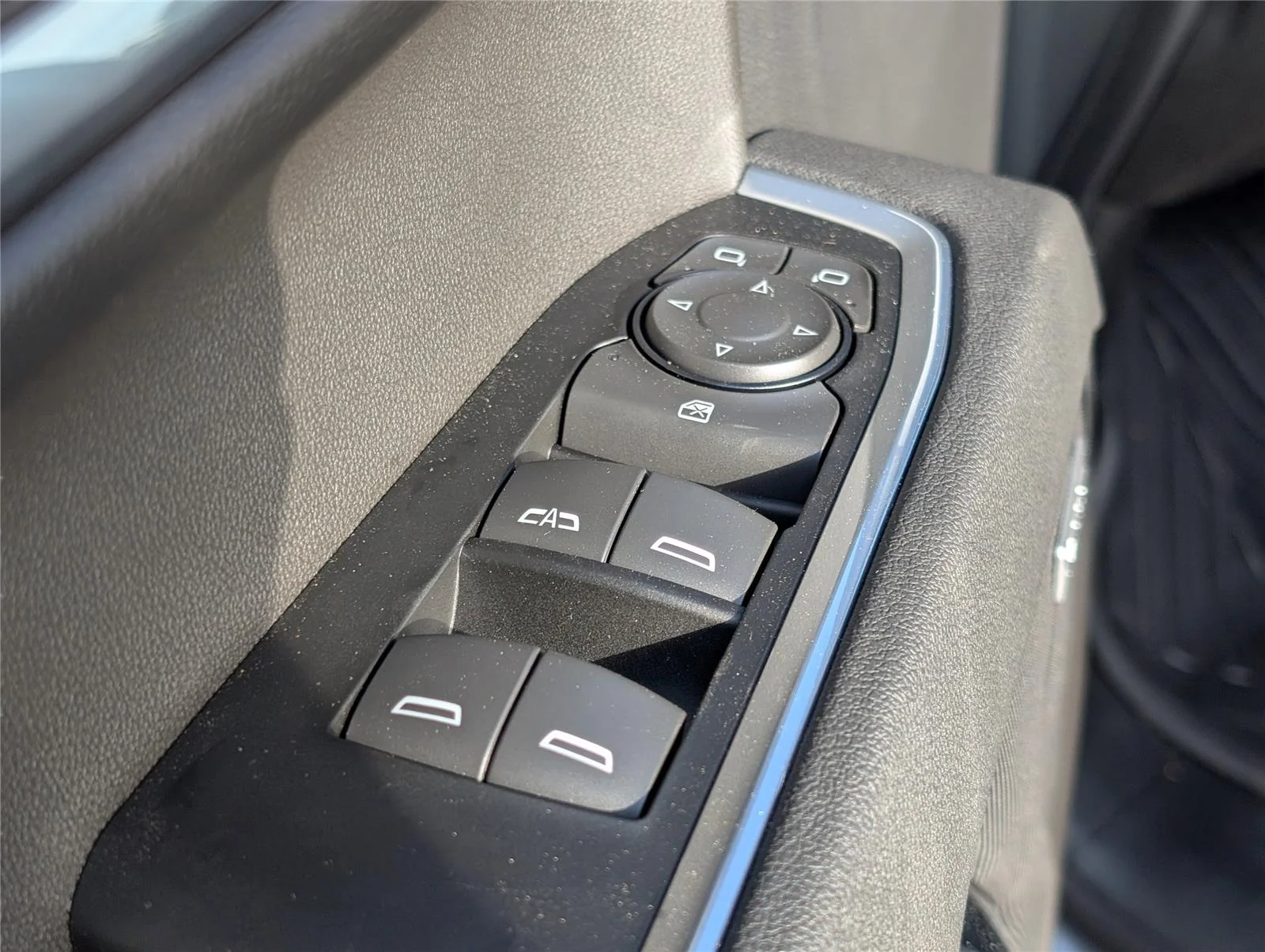 New 2026 Sterling Metallic GMC Elevation image 27