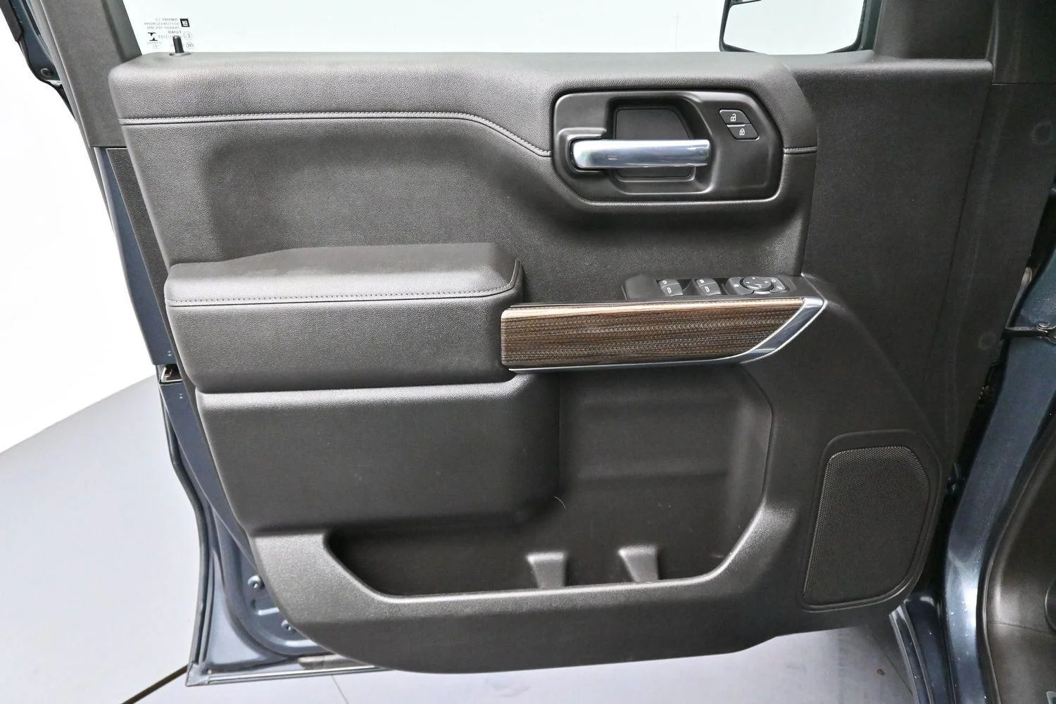 Used 2021 Shadow Gray Metallic Chevrolet LT image 9