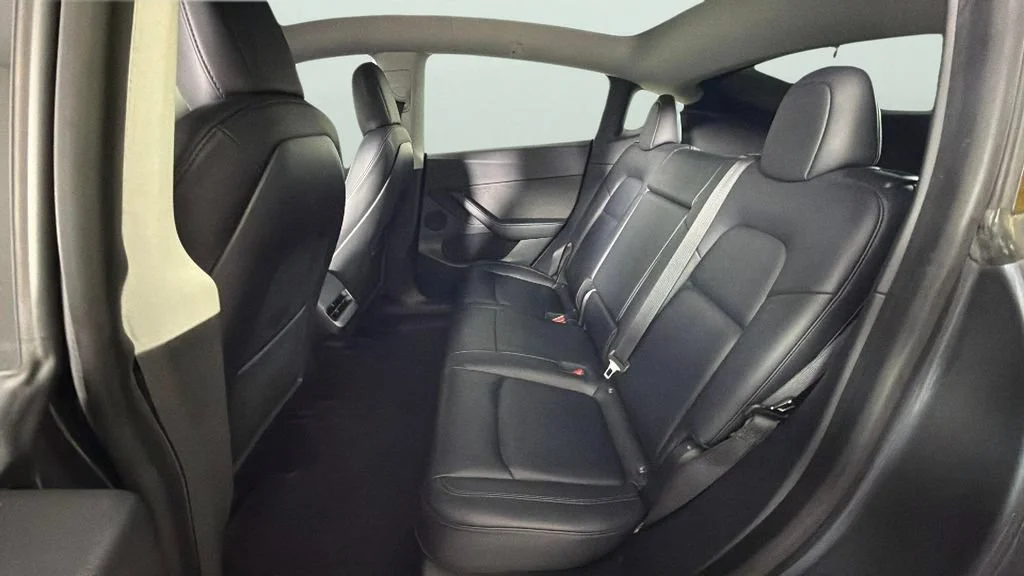 Used 2021 Black Tesla Performance Dual Motor All-Wheel Drive image 27