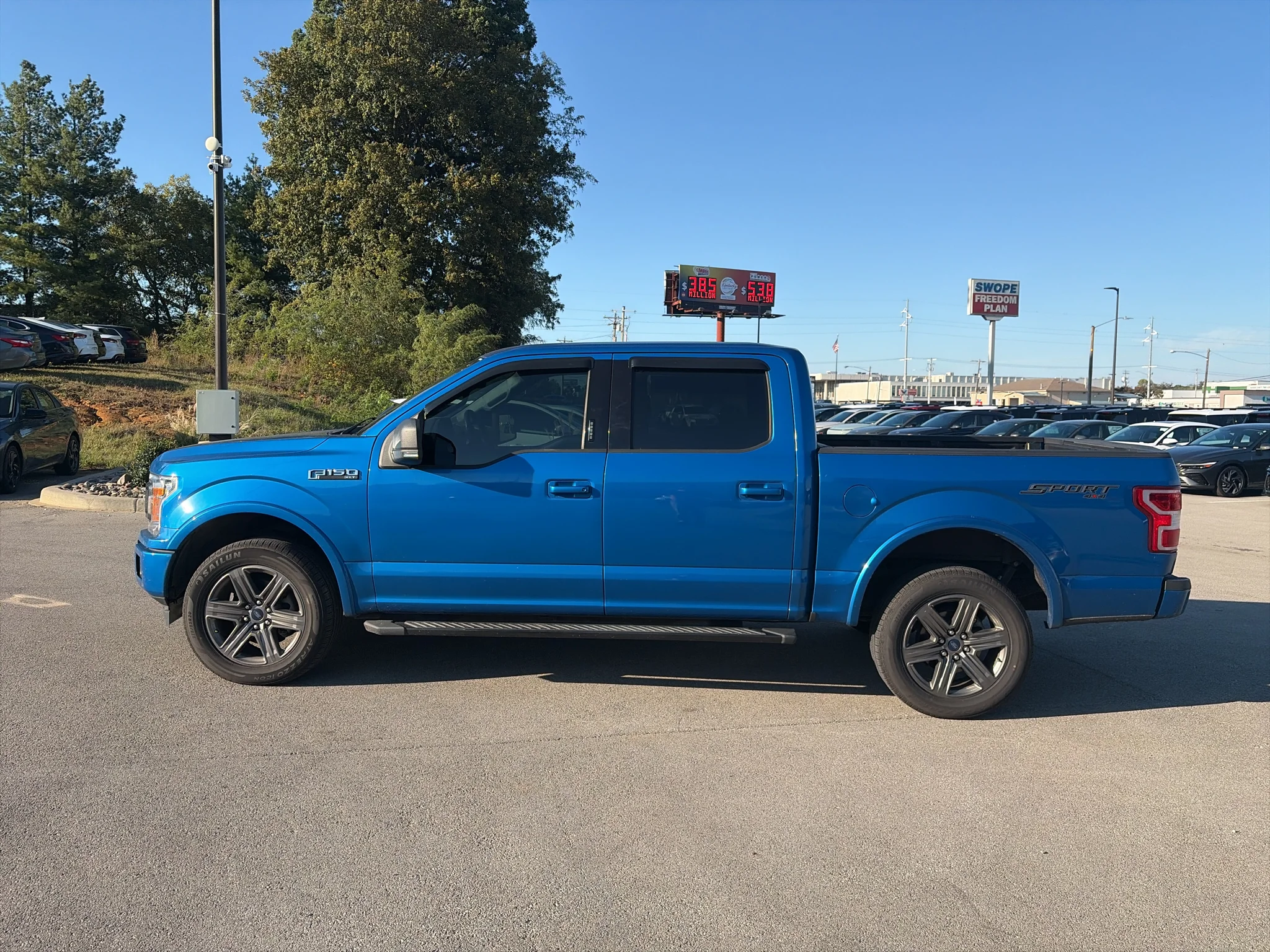 Used 2020 Velocity Blue Metallic Ford XLT image 6