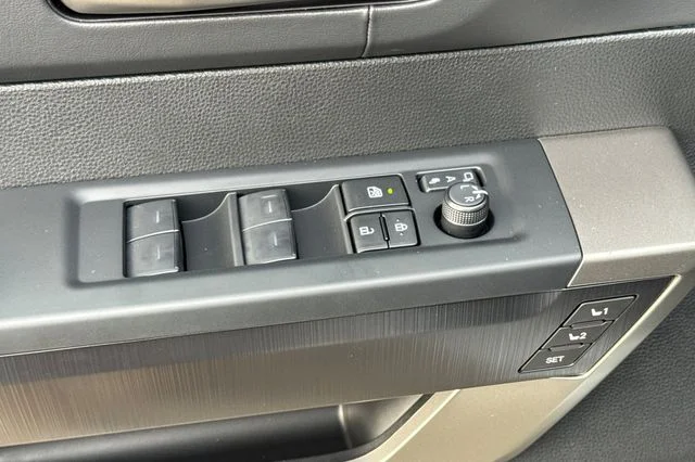 2026 Toyota Tundra Platinum - Photo 12