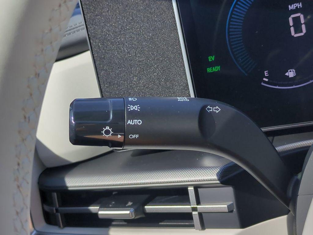 2026 Hyundai Santa Fe SE - Photo 28