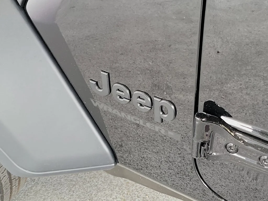 New 2026 Black Clear-Coat Exterior Paint Jeep Sport image 5