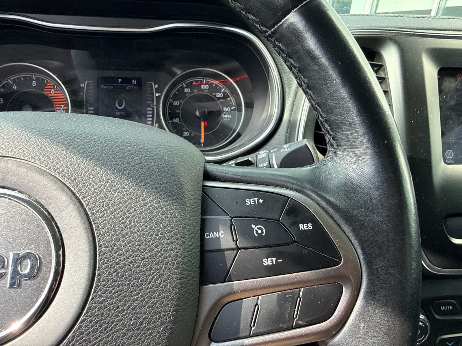 Used 2019 Velvet Red Pearlcoat Jeep Latitude Plus image 9
