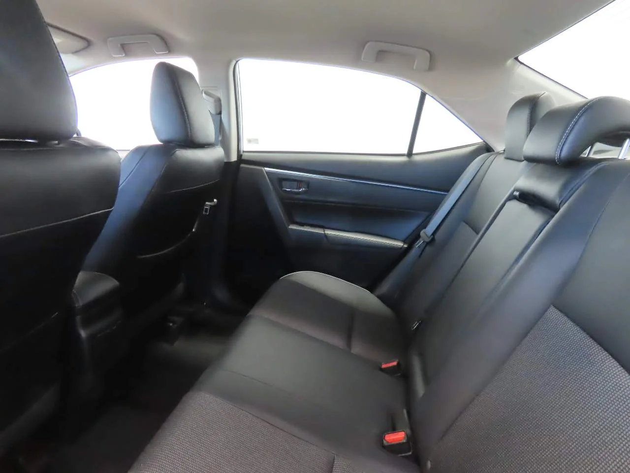 Used 2016 Classic Silver Metallic Toyota S Plus image 16
