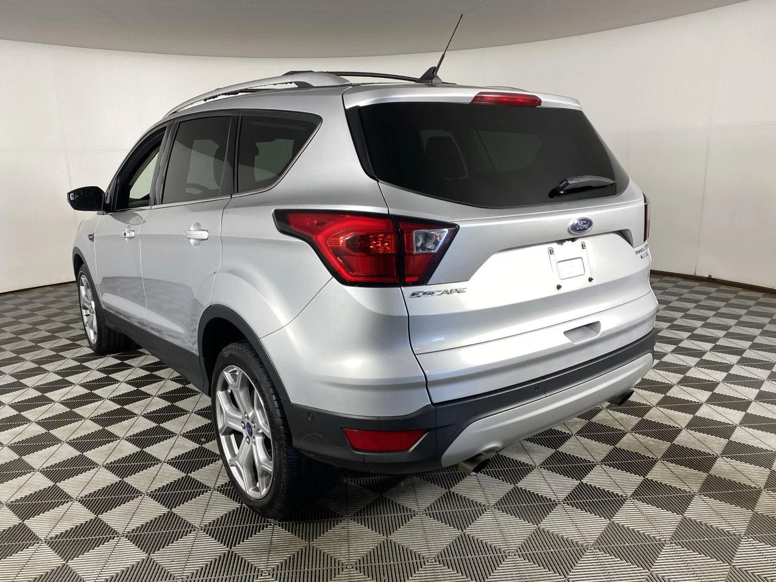 Used 2019 Ingot Silver Ford Titanium image 5