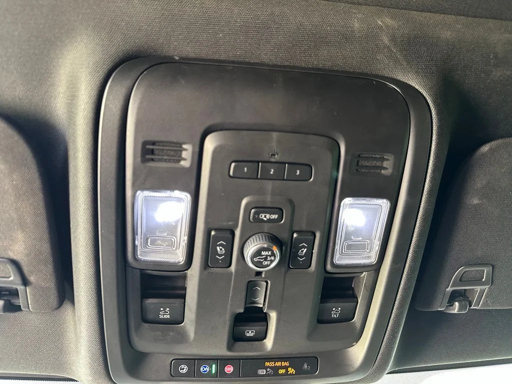 Used 2023 Silver GMC Denali image 26