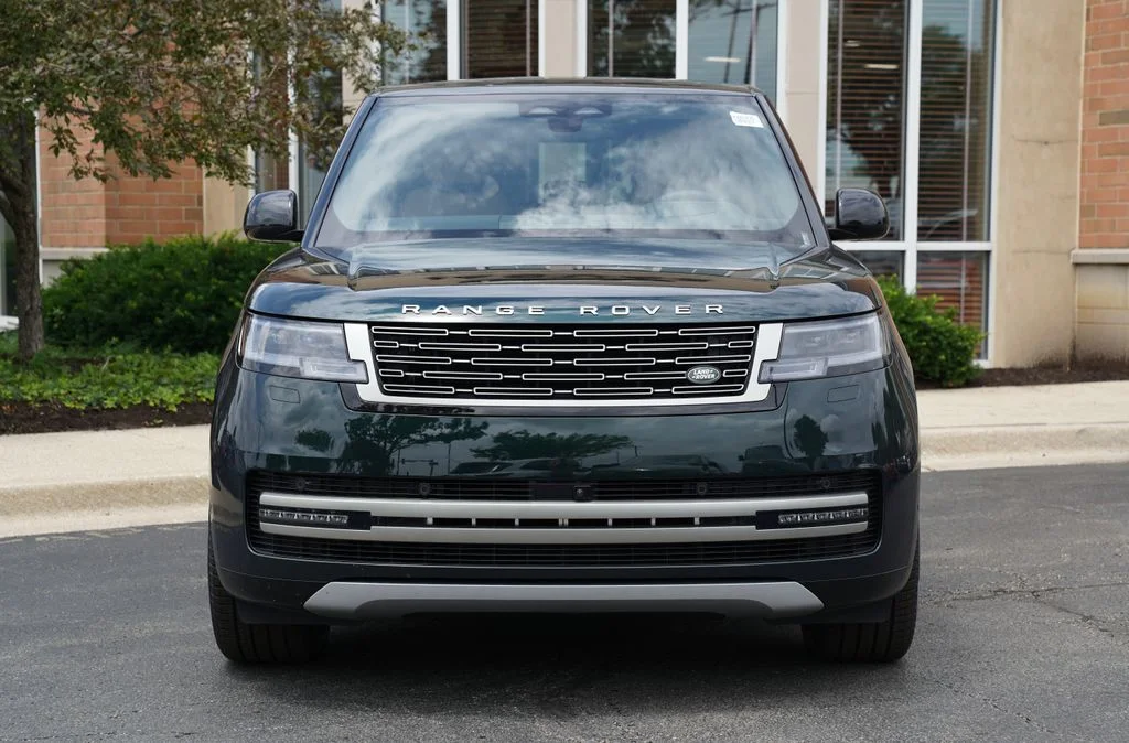 New 2026 British Racing Green Land Rover SE image 4