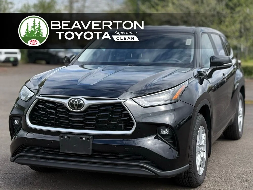 2023 Toyota Highlander LE AWD's photo