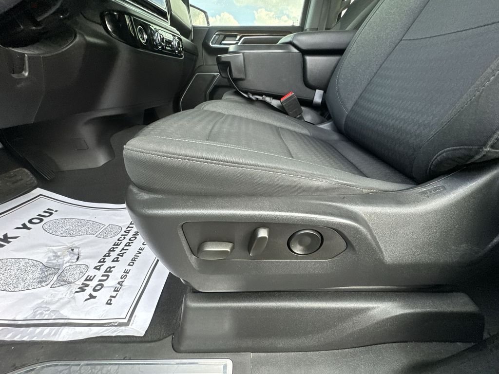 Used 2023 White GMC Elevation image 12